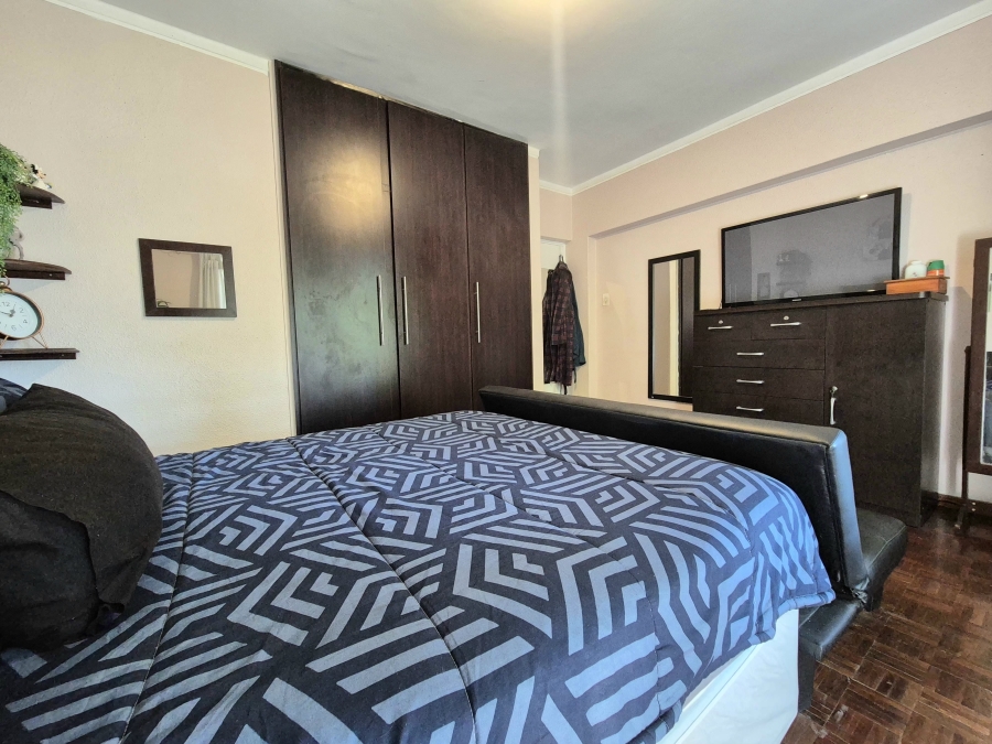 2 Bedroom Property for Sale in Claremont Western Cape